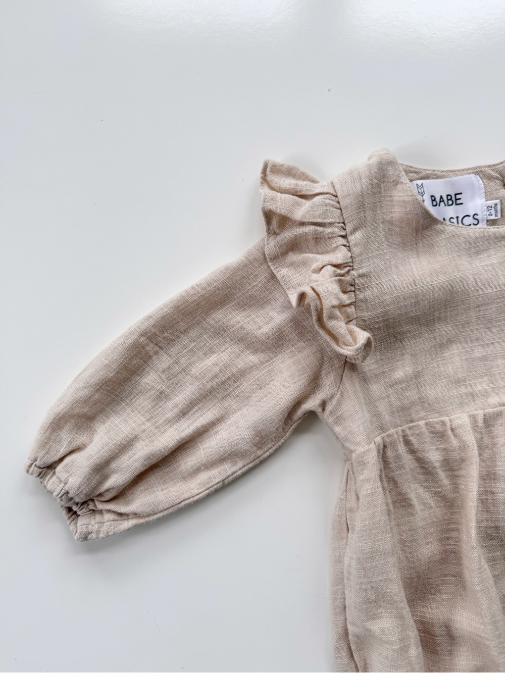 Babe Basics Linen Ruffle Romper 6-12M - Picture 2 of 7